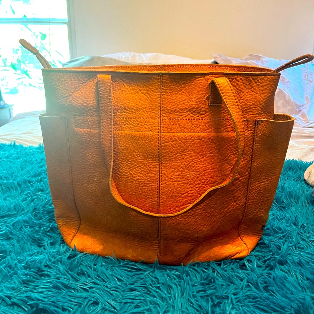 Duluth Lifetime Leather Tote in Cognac